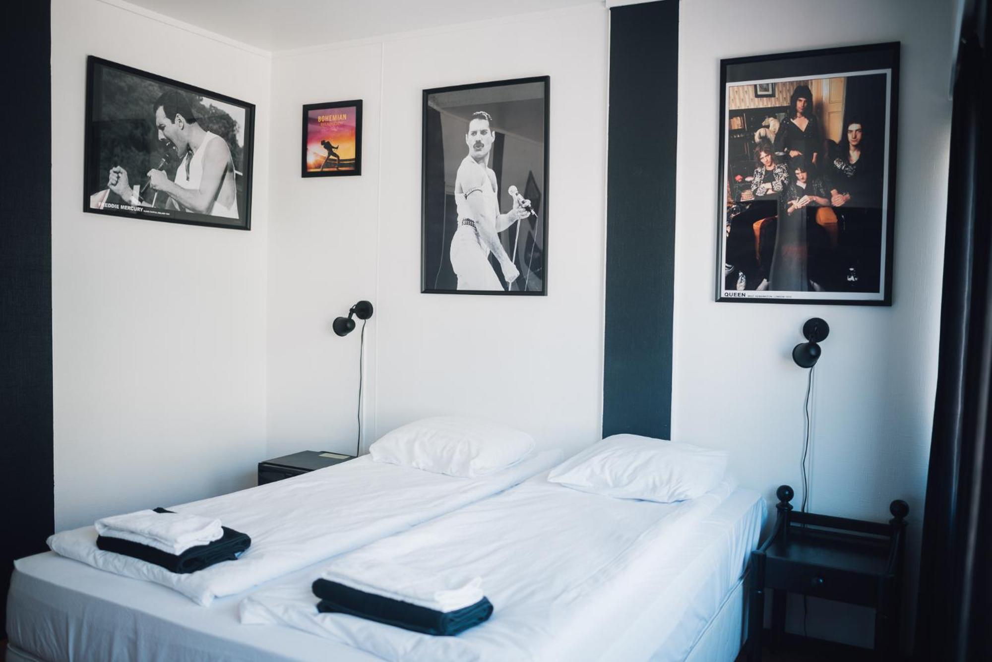 Rock Hotel Salo Salo  Bagian luar foto